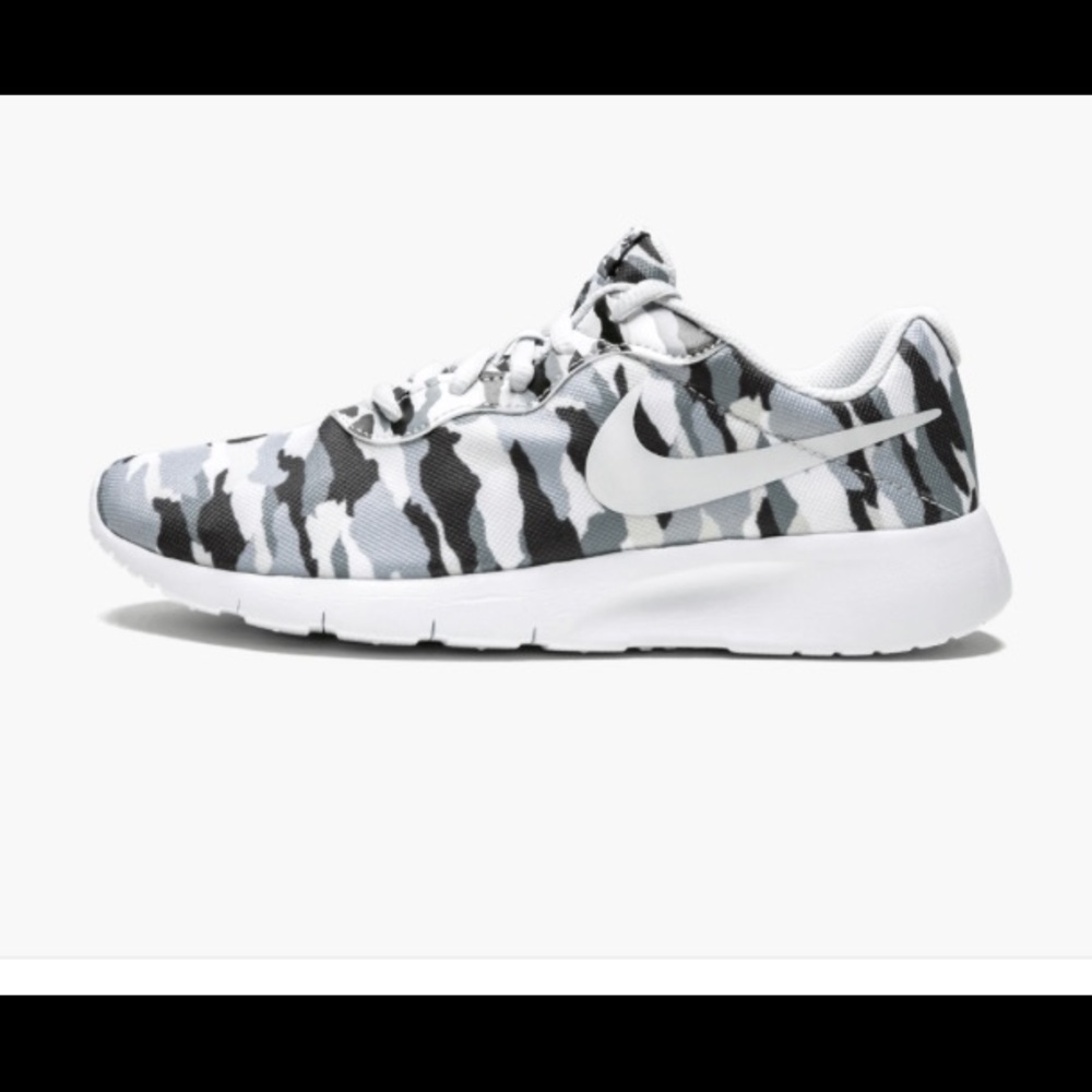 Nike Tanjun camo Sneakers - Picture 2 of 8